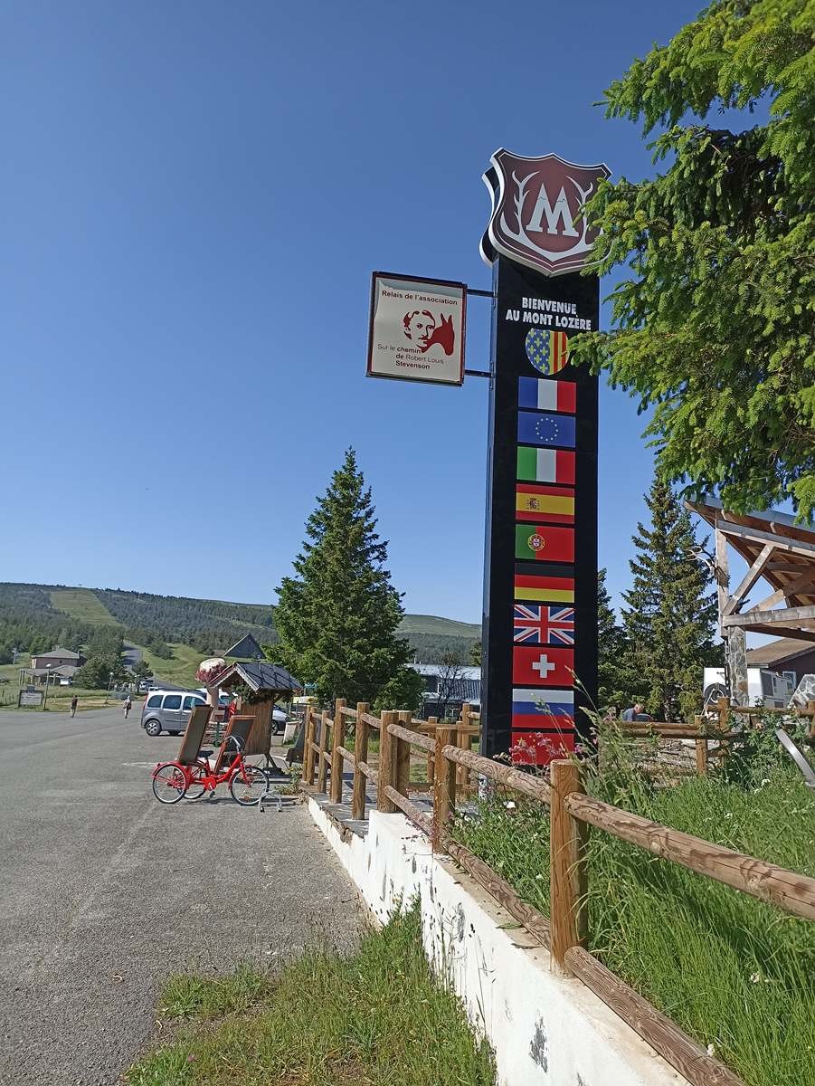 15 Juin: Huitième étape du Bleymard au Pont-de-Montvert par le Mont Lozère (1699m)