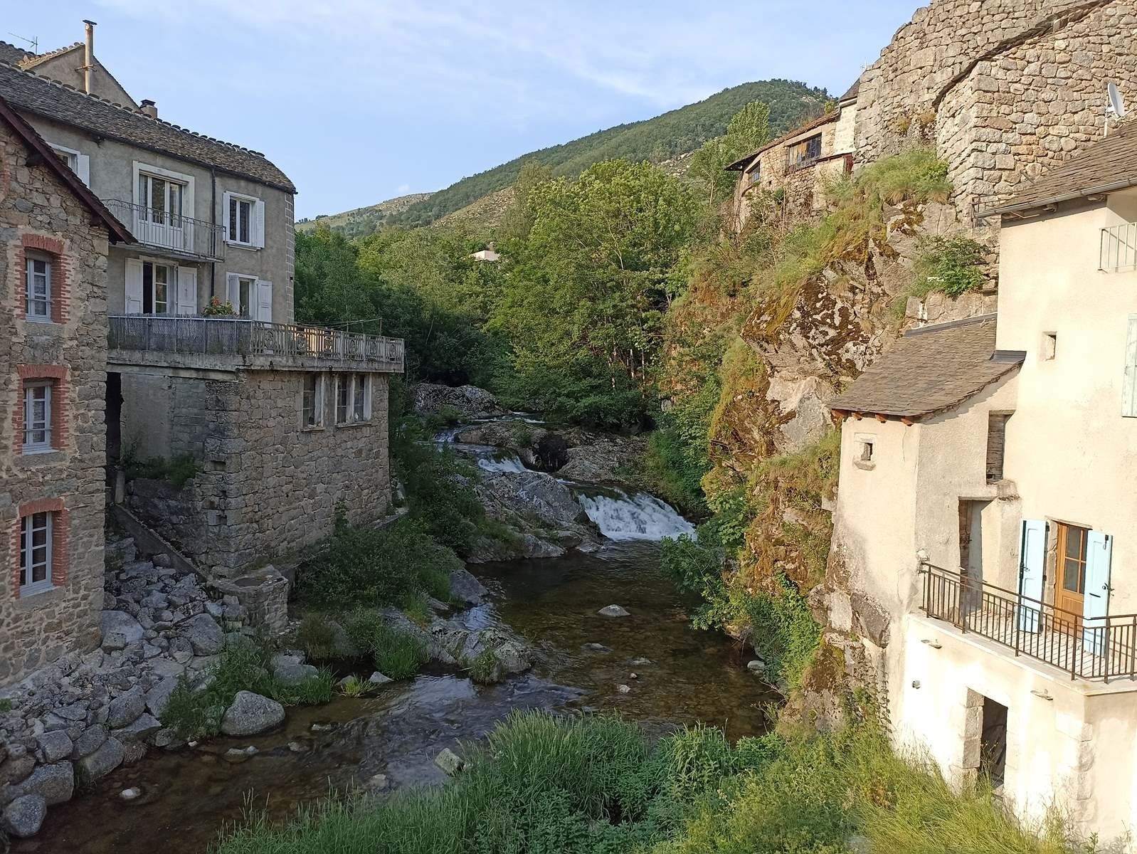 15 Juin: Huitième étape du Bleymard au Pont-de-Montvert par le Mont Lozère (1699m)