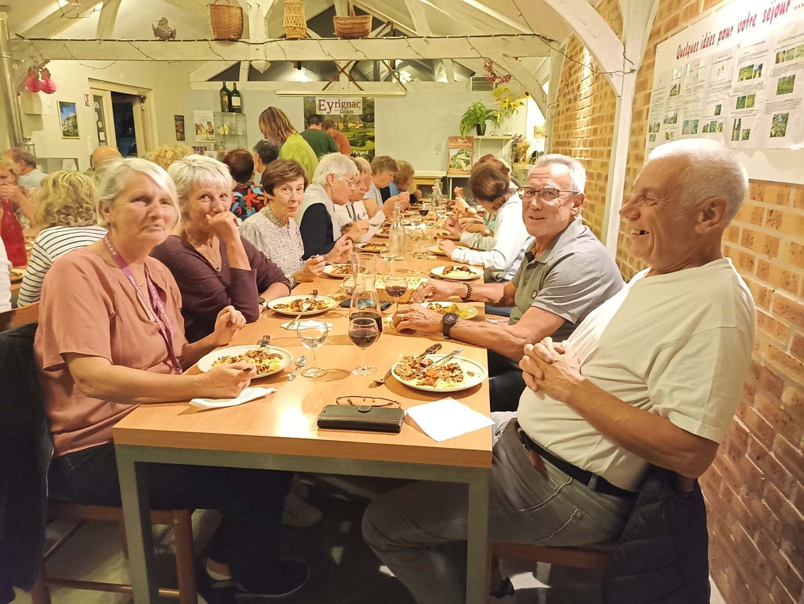 Samedi 14: Dîner aux Collines d'Eyvigues