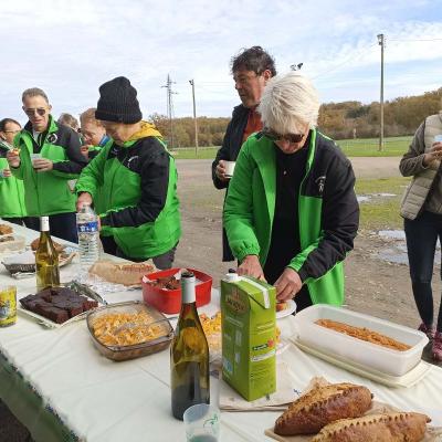 Rando Beaujolais Désertines - Buffet bien garni